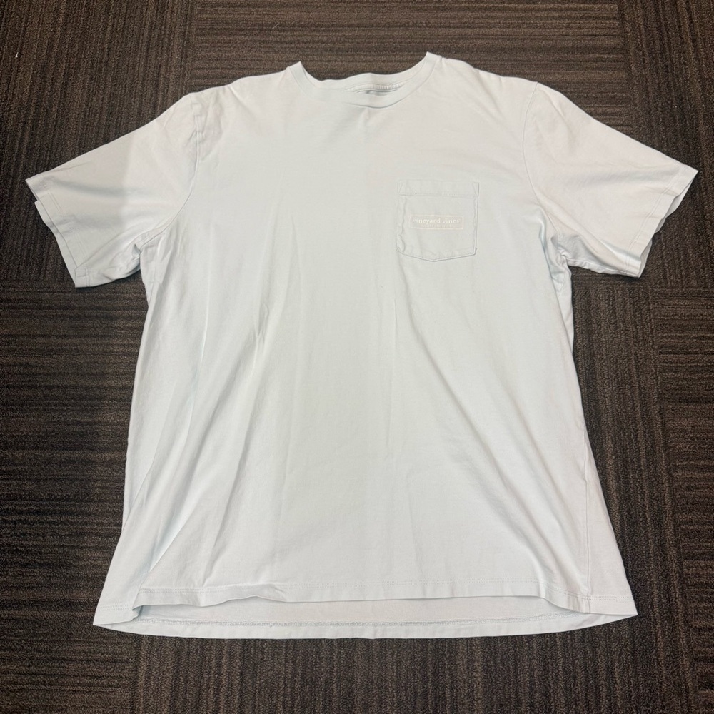 Vineyard Vines Light Blue Short Sleeve Tee Golf Course Graphic Front Pocket